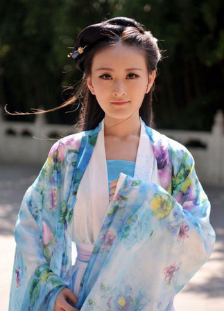 校园<em>汉服女神</em>私照曝光 玩的就是神秘穿越范儿