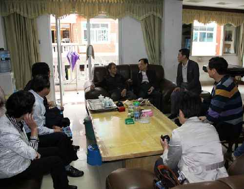 家庭月总收入_村民家庭收入调查