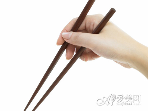 你会用筷子吗? 这7种用筷方式 会让你得病_国
