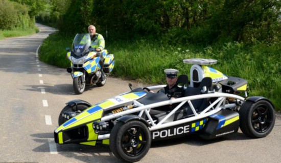 英国警局引入世界最快警车时速可达250公里