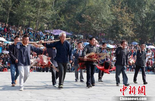 湖南保靖吕洞山苗族五宗七族十二姓共祭苗祖圣