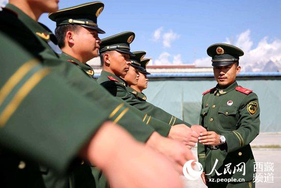 西藏吉隆边防检查站深入开展条令条例学习月