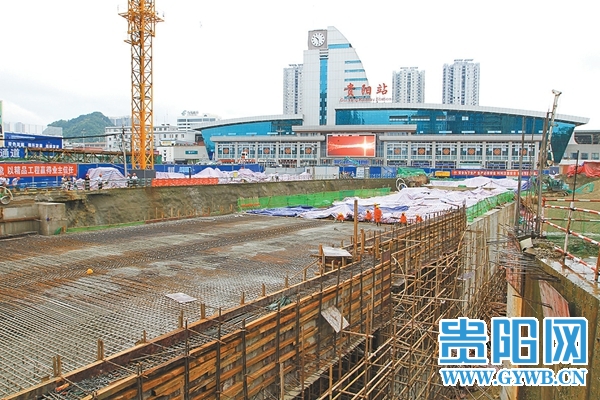 贵阳地铁1号线火车站站主体结构工程顺利封顶
