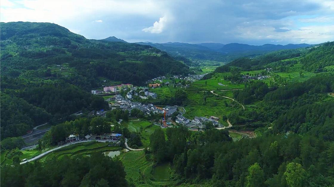 息烽鹿窝镇获"新时代·中国最美绿水青山生态强镇"称号