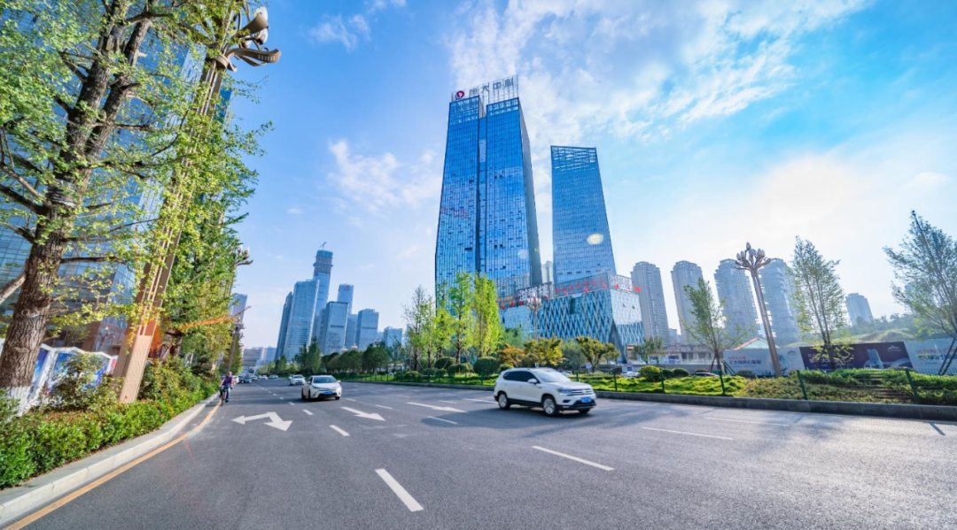 恒大中心,以傲娇挺拔的身段,藏于国际金融中心腹地,与贵阳市行政中心