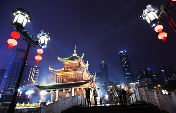 图集贵阳炫彩灯光秀点亮甲秀楼