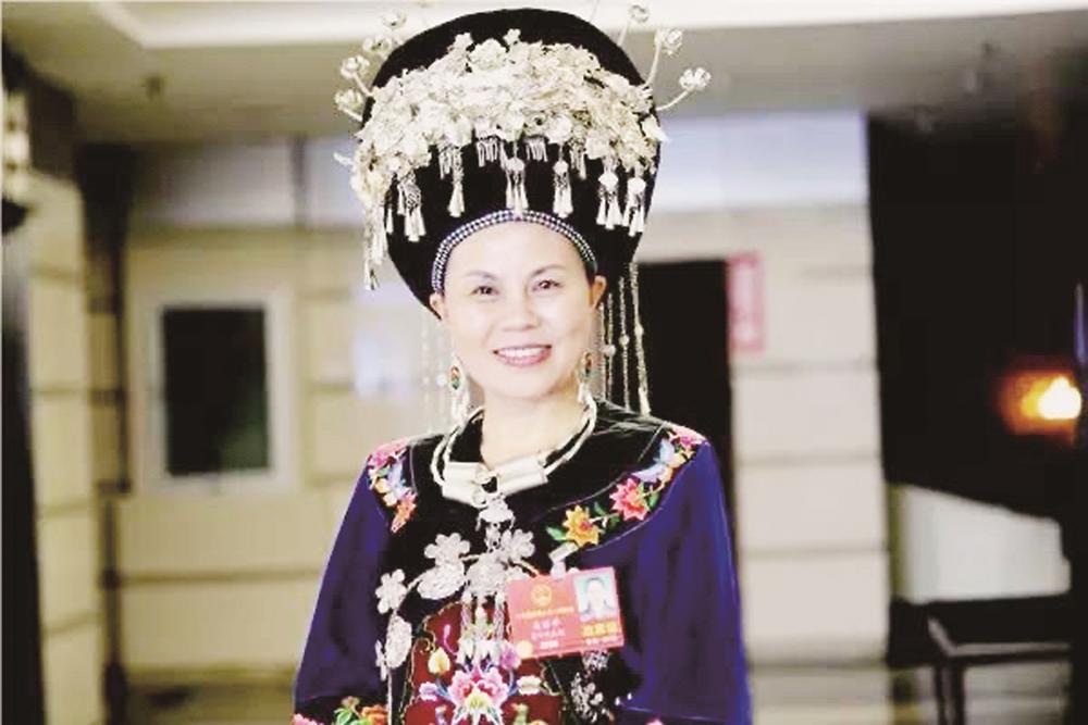 石丽平让松桃苗绣走向世界