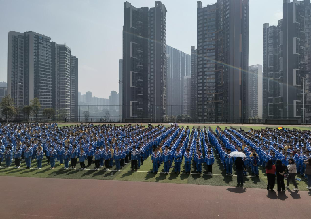 宣传交通安全护卫学生成长贵阳市第二实验中学开展道路交通安全主题