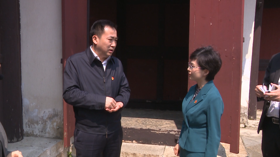 安顺市委常委西秀区委书记汤辉带队到王若飞故居调研并开展党史学习