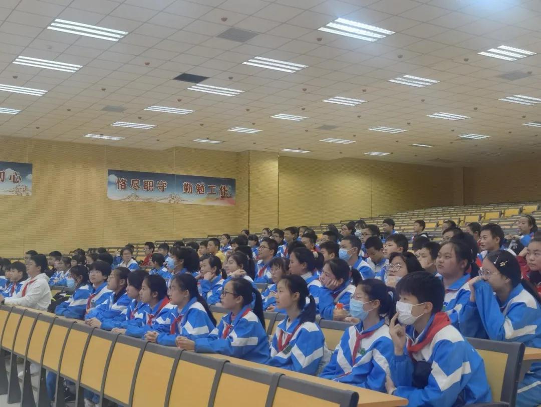 家校携手共育抵制校园欺凌贵阳市第二实验中学开展预防校园欺凌专题