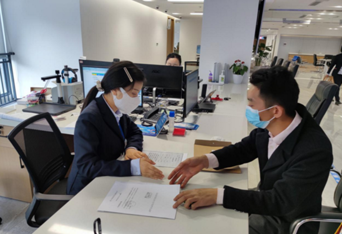 贵阳白云区：“集成套餐”真方便 群众不跑“冤枉”腿