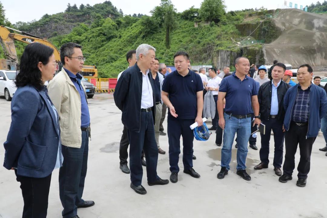 省人大财经委到开阳县开展调研