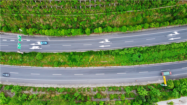 关岭永宁镇高速打通发展脉络交通引领产业发展