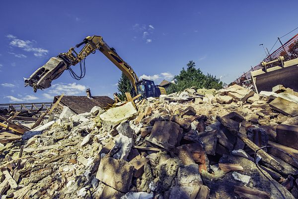 贵阳白云区都拉营街道拆除私搭乱建门面板房34个