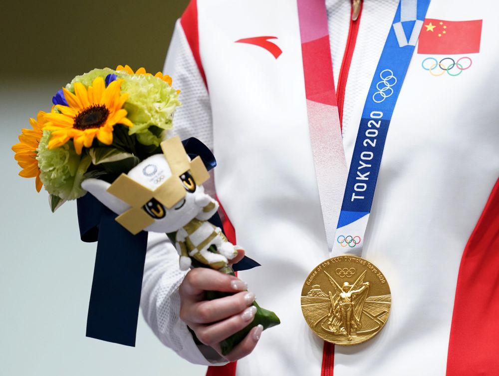 杨倩夺得东京奥运会首枚金牌
