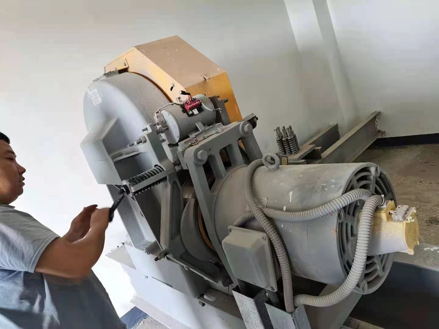 我为群众办实事|白云区市场监管局专项排查电梯制动器安全隐患