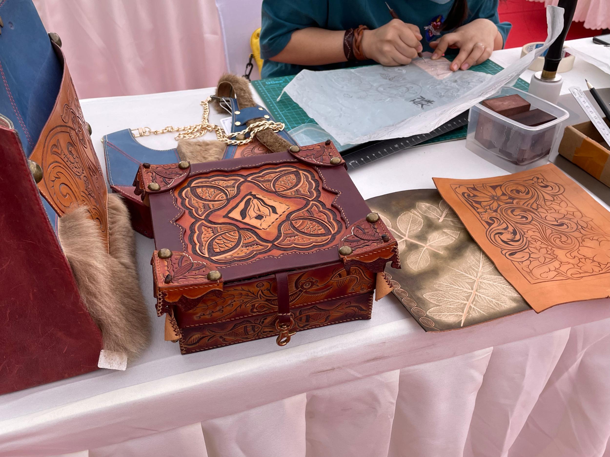 2021年贵阳市民族民间手工艺设计大赛开赛