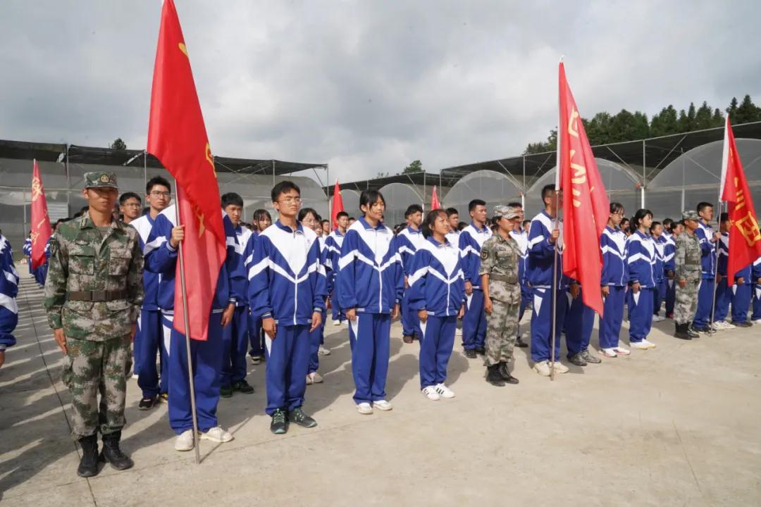 百战出精兵沙场铸军魂贵阳六中2021级高一新生军训闭营仪式圆满举办