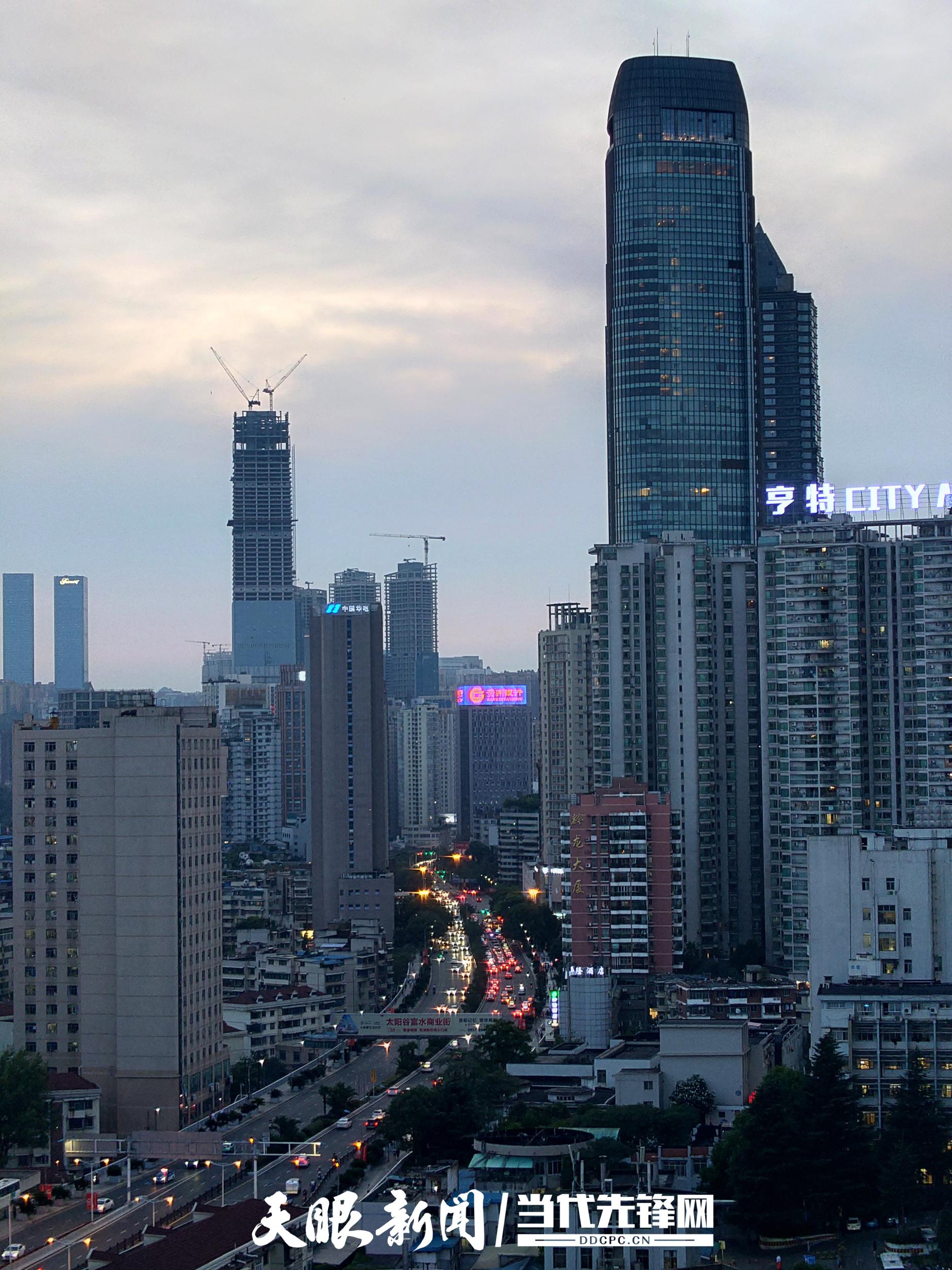 影像贵州阳光照耀贵阳城