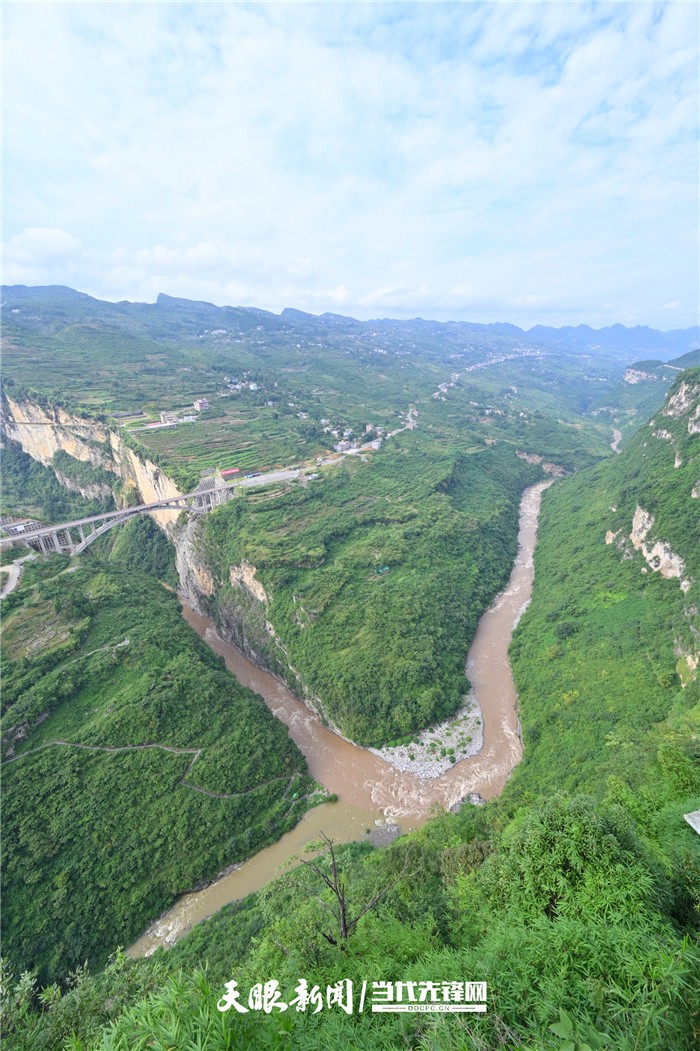 鸡鸣三省大峡谷编辑:杨娜统筹:汪东伟编审:干江沄