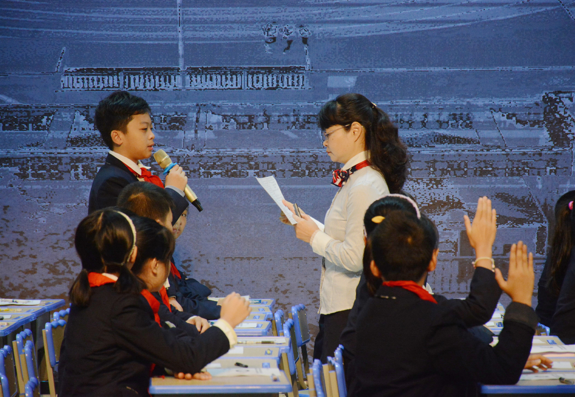 贵阳市实验小学开展第五届毕业论文答辩指导研讨活动