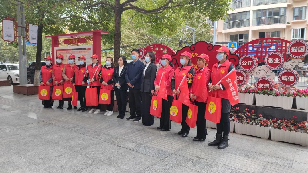 贵阳市持续开展文明引导志愿服务督导慰问活动