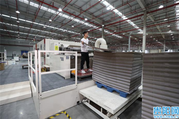 全力打造行业龙头企业,是贵州规模较大,可同时生产瓦楞纸板,水印纸箱