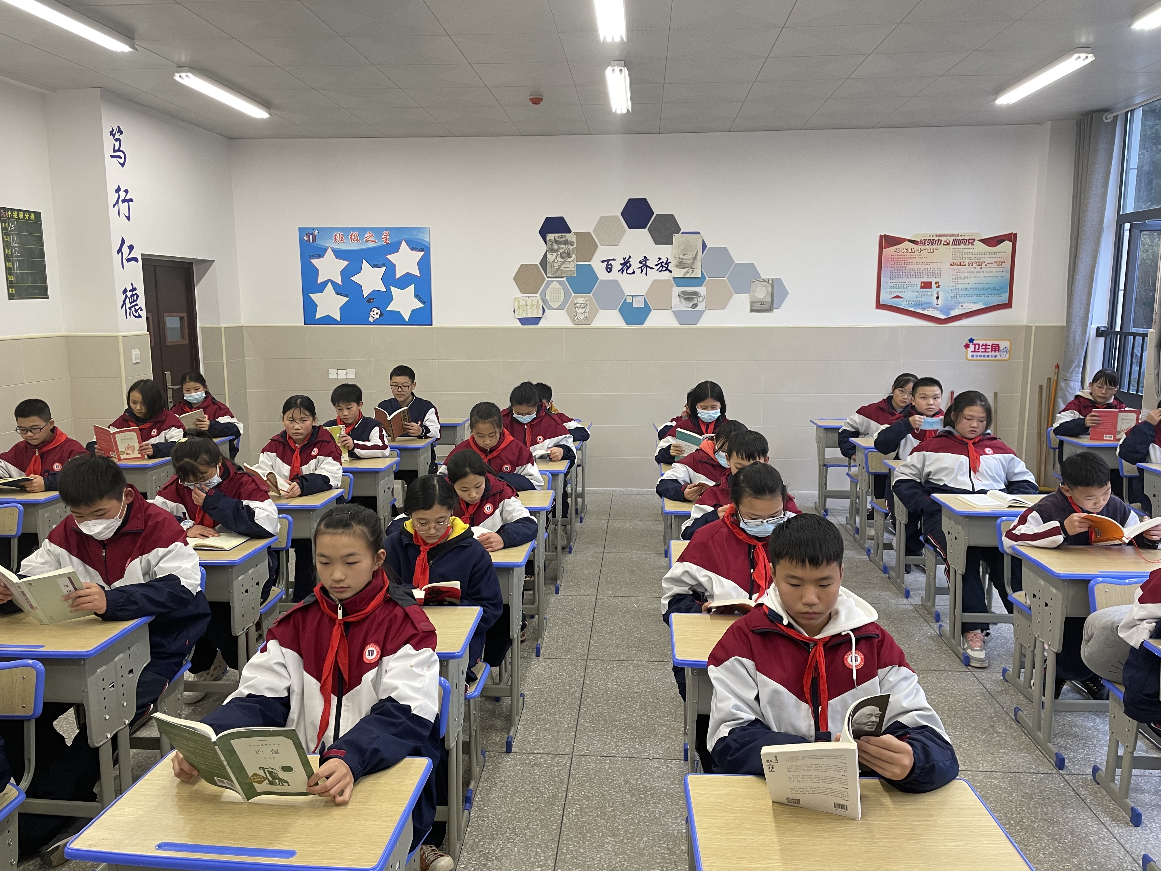 让孩子爱上阅读贵阳市第十七中学熙山郡校区积极打造书香校园