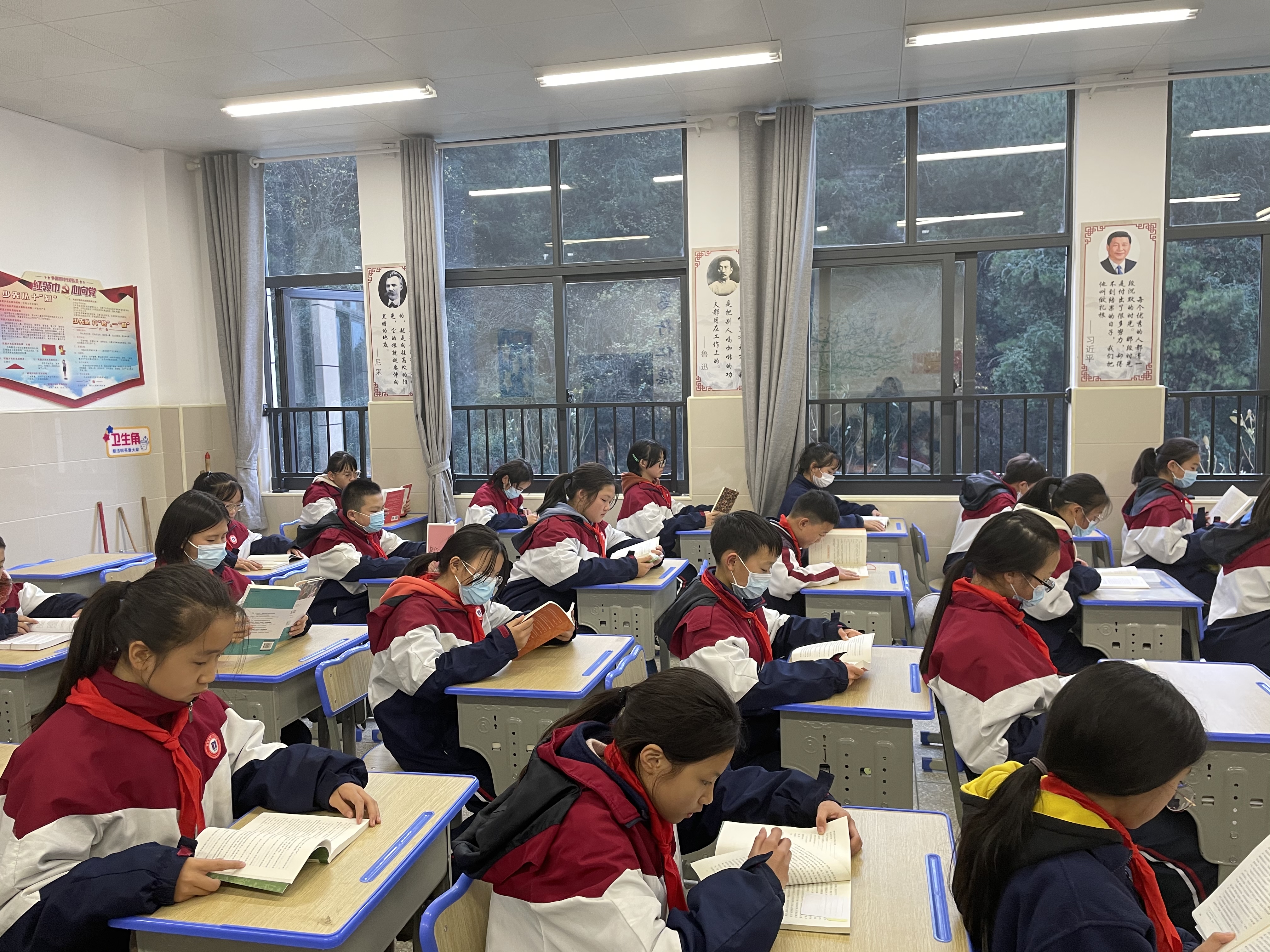 让孩子爱上阅读贵阳市第十七中学熙山郡校区积极打造书香校园