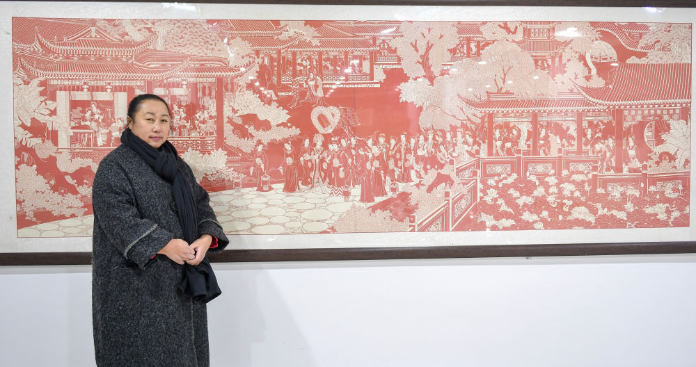 全球连线剪纸艺人李宝凤巧手讲述中国故事