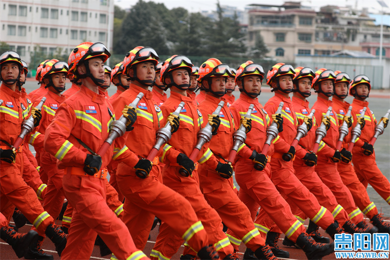 贵州289名新招录消防员正式援衔