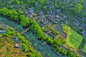 唤醒“沉睡资源” 激活“一池春水” ——开阳县龙广村农民闲置房变身美丽民宿