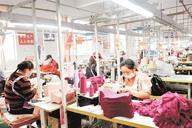 凤冈轻纺企业海外订单赶制忙