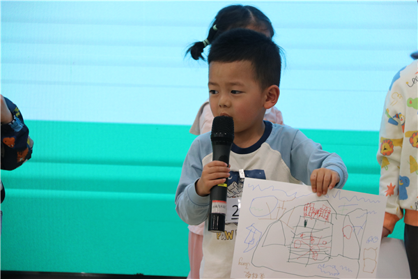 贵阳市少儿图书馆举办“爱的小屋”故事分享活动