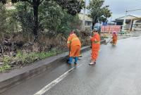 清镇市站街镇：最美的颜色 忙碌环卫“橘”