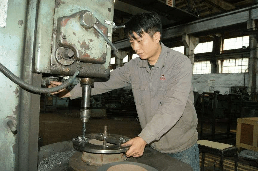 【先锋风采】匠心绘岁月，工魂铸辉煌——记贵州永安“工人先锋”胡波