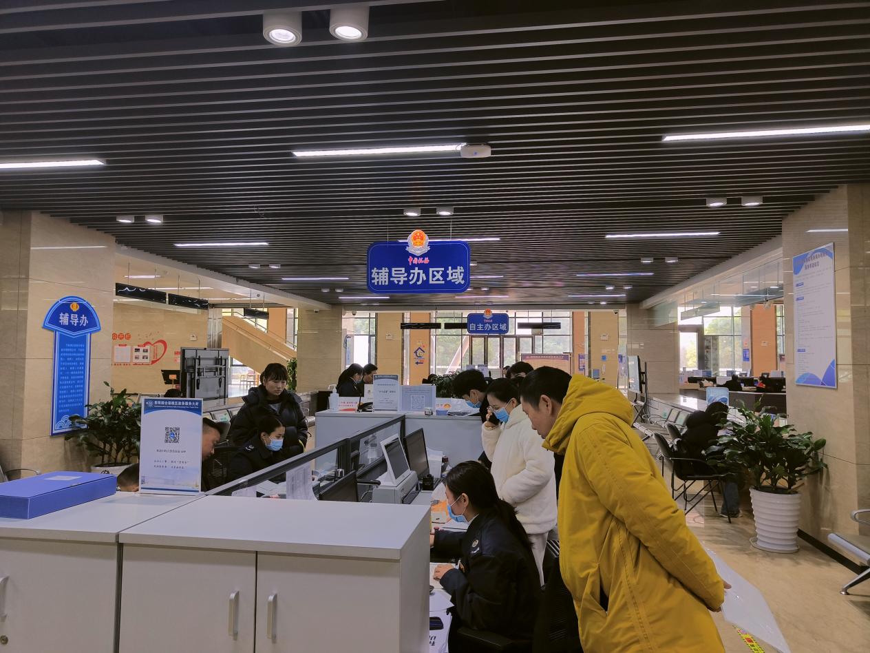 综保区税务局贴心服务提升纳税人满意度