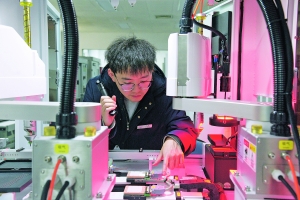 超小元器件质检变“智”检！探访贵州航天计量测试技术研究所智能检测产线