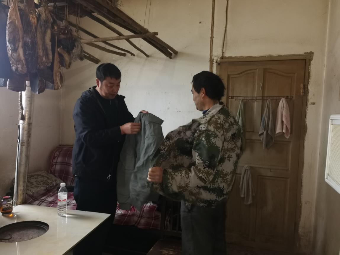 开阳税务党员慰问小分队为困难群众送温暖