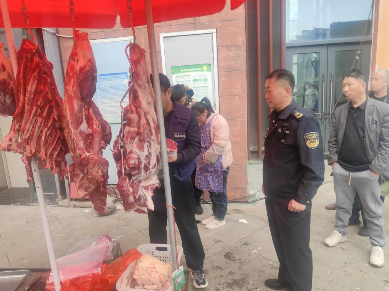 观山湖区打击集市假冒伪劣牛肉专项治理行动取得成效