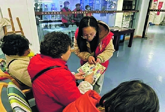 “微课堂”便民教学活动进社区