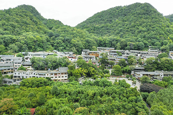 【奋进的春天】花溪高坡扰绕村今年乡村旅游年收入将超过200万元
