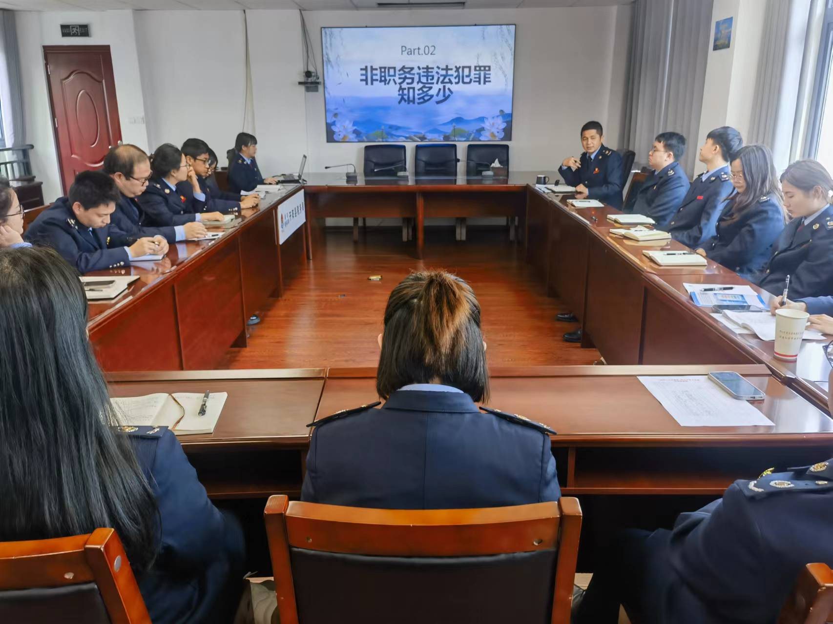 清明不忘清廉意 开税青年话清廉