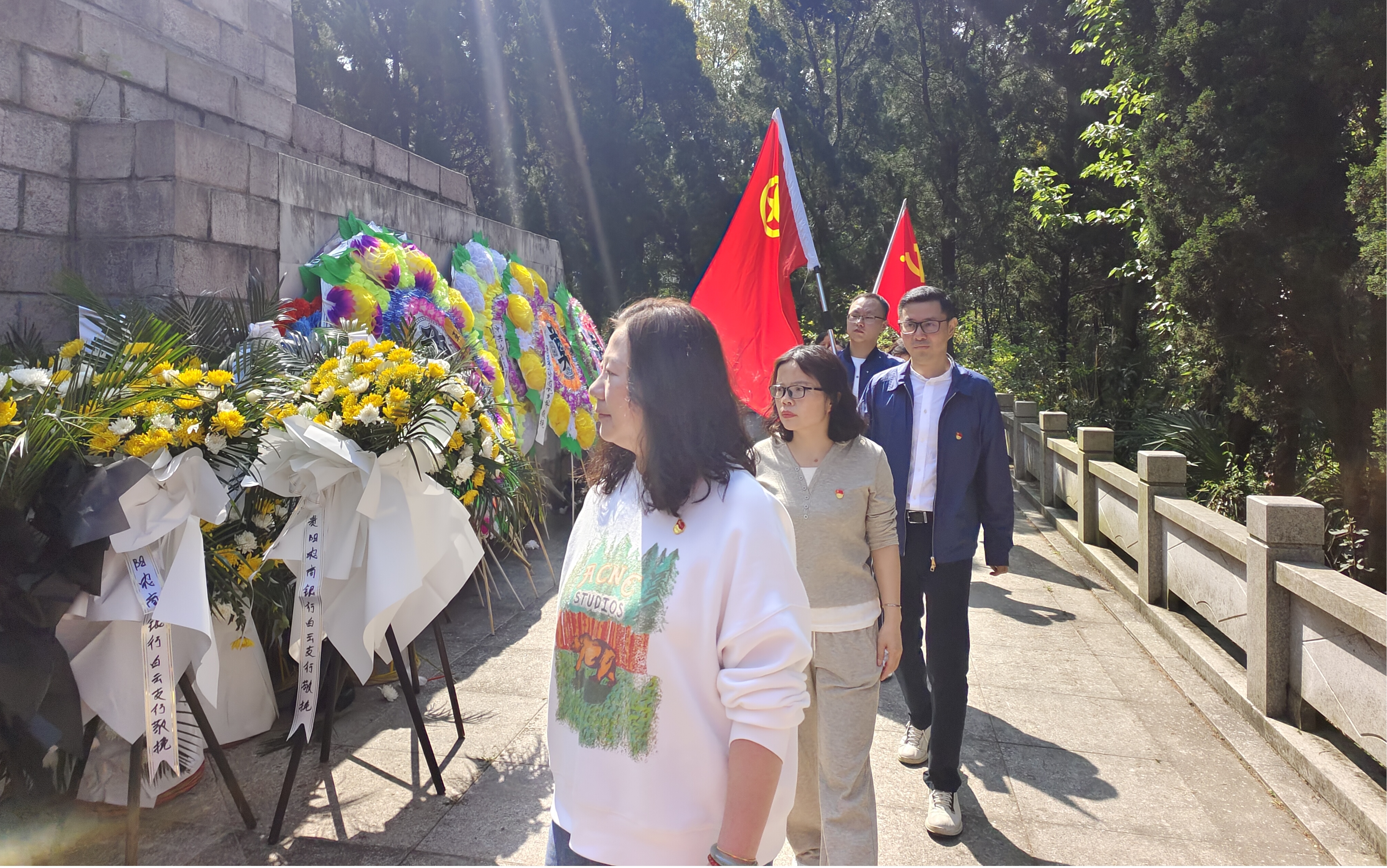 【我们的节日·清明】白云、综保区税务局党支部联合开展清明祭扫主题党日活动