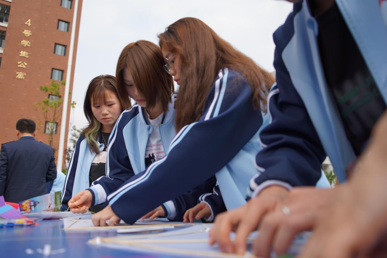 【税收宣传月】南税春风进校园 助力高校毕业生创业就业