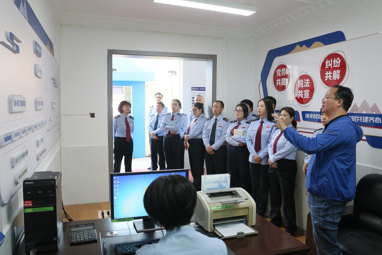 【践行新时代“枫桥经验”】南明区税务局“一二三”工作法打造税收好“枫”景