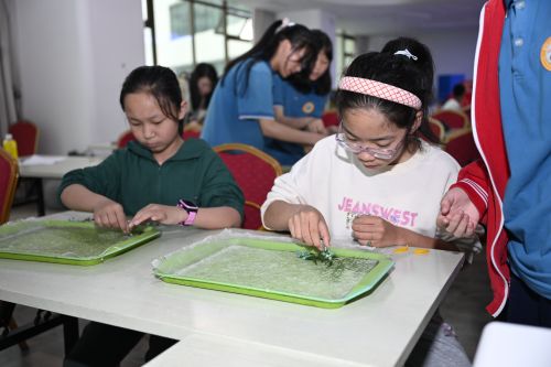 贵阳市第二十七中学:感悟古法魅力 传承造纸匠心