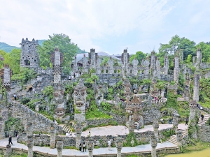 打造“石头王国” 助力一方发展——记花溪区行业领军民营企业家宋培伦