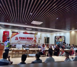 经开区工信局联合交警部门开展道路交通安全专题培训