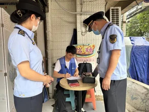 云岩区市场监督管理局开展2024年二季度“随机查餐厅”活动